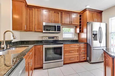 3911 Circle Lake Dr Drive, West Palm Beach, FL 33417 - Photo 6