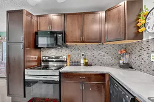 2 Cambridge Pl, Boynton Beach, FL 33426 - Photo 8