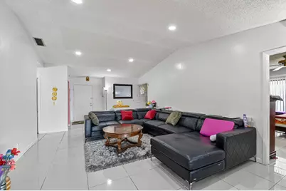 2 Cambridge Place, Boynton Beach, FL 33426 - Photo 6