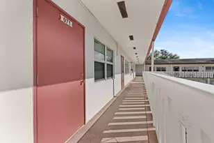 71 Fanshaw B, Boca Raton, FL 33434 - Photo 2