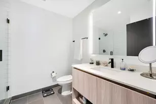 398 NE 5th St, Miami, FL 33132 - Photo 14