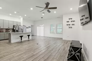 1041 SW Dartmouth Ave, Port Saint Lucie, FL 34953 - Photo 6