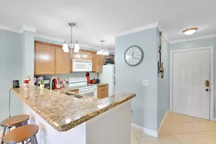 4855 Via Palm Lakes, West Palm Beach, FL 33417 - Photo 2