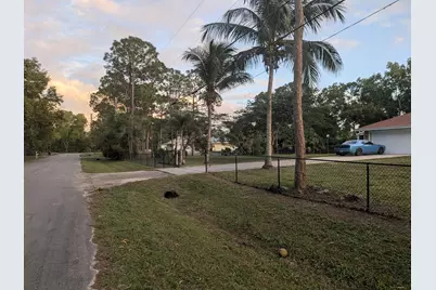 12810 57th Road N, The Acreage, FL 33411 - Photo 2