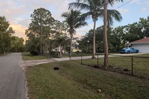 12810 57th Rd N, The Acreage, FL 33411 - Photo 2