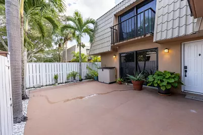 5616 56th Way, West Palm Beach, FL 33409 - Photo 2