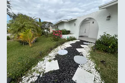 854 Royal Palm Beach Boulevard, Royal Palm Beach, FL 33411 - Photo 2