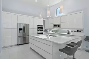 8988 Lakes Blvd, West Palm Beach, FL 33412 - Photo 18