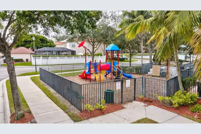 8080 Murano Circle, Palm Beach Gardens, FL 33418 - Photo 16