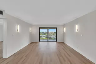 7076 Huntington Ln, Delray Beach, FL 33446 - Photo 2
