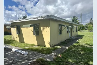 24 SW 10th Avenue, Delray Beach, FL 33444 - Photo 1