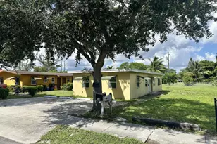 24 SW 10th Ave, Delray Beach, FL 33444 - Photo 2