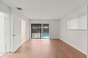 4749 Holly Lake Dr, Lake Worth, FL 33463 - Photo 12