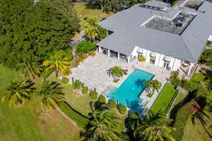 11311 Pond View Dr, Wellington, FL 33414 - Photo 2