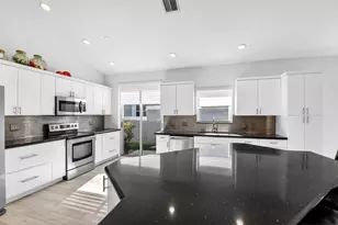 11921 Fountainside Cir, Boynton Beach, FL 33437 - Photo 14