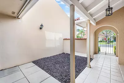 816 Windermere Way, Palm Beach Gardens, FL 33418 - Photo 4