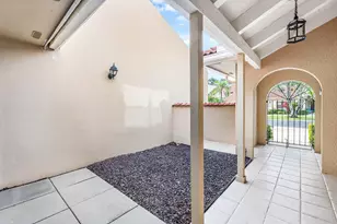 816 Windermere Way, Palm Beach Gardens, FL 33418 - Photo 4