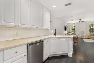 124 Ashley Ct, Jupiter, FL 33458 - Photo 6