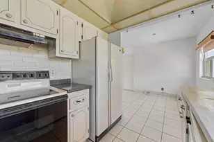 180 Saxony D, Delray Beach, FL 33446 - Photo 16