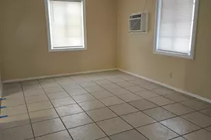 595 W 3rd St, Riviera Beach, FL 33404 - Photo 10