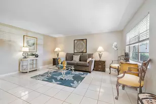 157 Flanders D, Delray Beach, FL 33484 - Photo 4