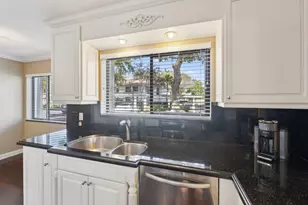 100 Pelican Pointe Dr, Delray Beach, FL 33483 - Photo 12