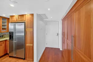 2555 Collins Ave Unit, Miami Beach, FL 33140 - Photo 2