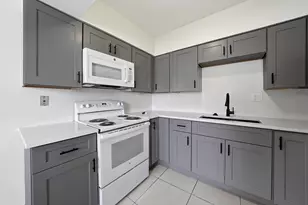 810 Lake Shore Dr, Lake Park, FL 33403 - Photo 6