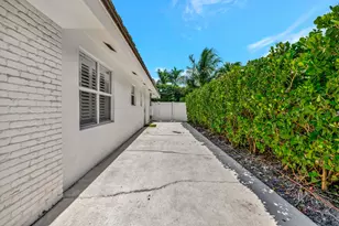 136 Worth Ct S, West Palm Beach, FL 33405 - Photo 6