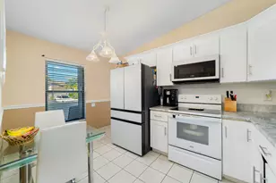 15979 Forsythia Cir, Delray Beach, FL 33484 - Photo 10