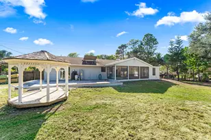 18055 W Sycamore Dr, The Acreage, FL 33470 - Photo 10