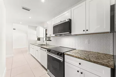 18055 W Sycamore Drive, The Acreage, FL 33470 - Photo 8