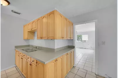 1645 W 31st Street, Riviera Beach, FL 33404 - Photo 4