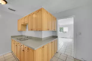 1645 W 31st St, Riviera Beach, FL 33404 - Photo 4