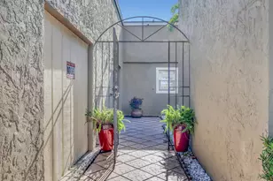 10404 Carmen Ln, Royal Palm Beach, FL 33411 - Photo 4