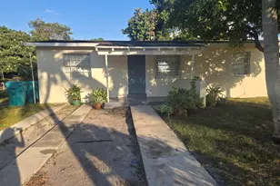 2000 NW 2nd Ct, Boynton Beach, FL 33435 - Photo 1