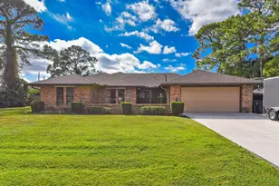 844 SE Kendall Ave, Port Saint Lucie, FL 34983 - Photo 2
