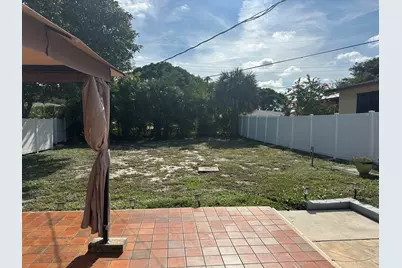 1092 Florence Road, Lantana, FL 33462 - Photo 12