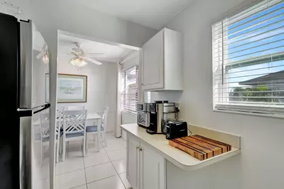 24 Chatham A, West Palm Beach, FL 33417 - Photo 10