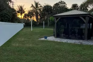 10340 SE Jupiter Narrows Dr, Hobe Sound, FL 33455 - Photo 2