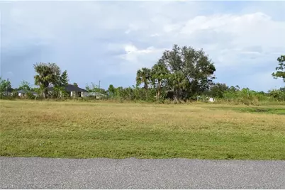 2137 NE 27th Street, Cape Coral, FL 33909 - Photo 4