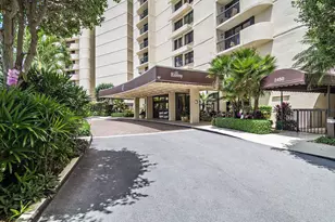 2450 Presidential Way, West Palm Beach, FL 33401 - Photo 32