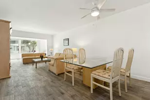 3186 Via Poinciana, Lake Worth, FL 33467 - Photo 4