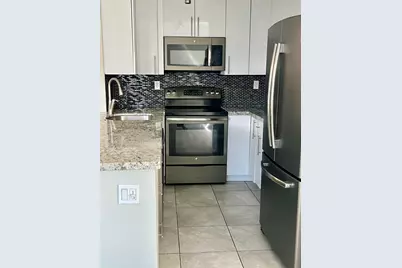 150 Burgundy D, Unit #D, Delray Beach, FL 33484 - Photo 6