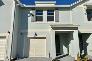 613 Salisbury Cir, Fort Pierce, FL 34982 - Photo 2