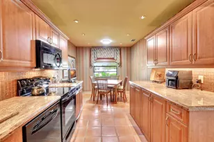 22 Eastgate Dr, Boynton Beach, FL 33436 - Photo 10