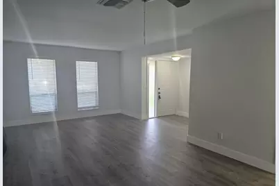 411 Sandtree Drive, Palm Beach Gardens, FL 33403 - Photo 2
