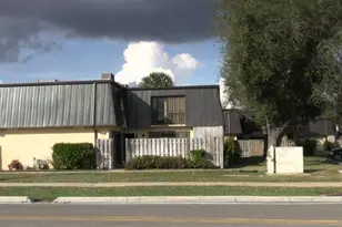 2464 Waterside Dr, Lake Worth, FL 33461 - Photo 22