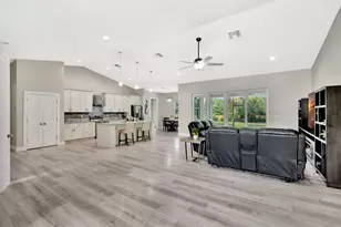 10231 176th Ln N, Jupiter, FL 33478 - Photo 8