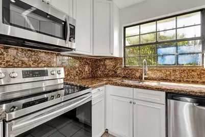 9404 Longmeadow Circle, Boynton Beach, FL 33436 - Photo 10